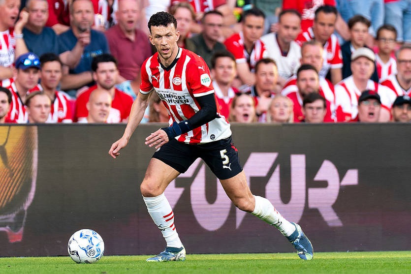 Новини спорту - Нідерландський ПСВ продовжив контракт з досвідченим хорватом