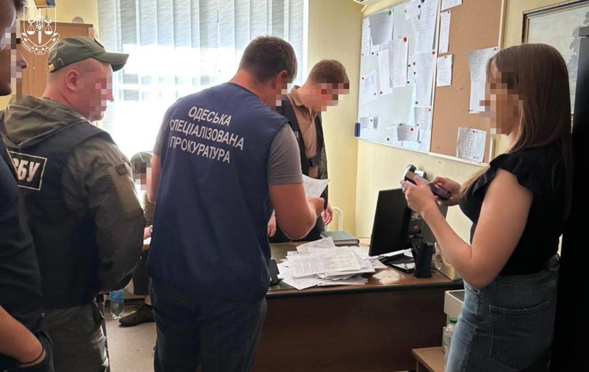 Новини України - Офіцери ЗСУ заробили мільйони на призові "мертвих душ"