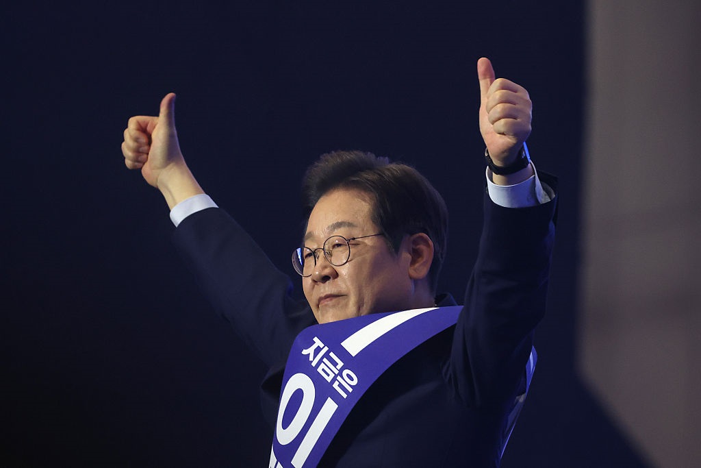 Новини світу - Опозиціонер Лі Чже Мен лідирує на виборах президента Південної Кореї