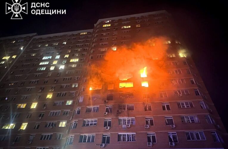 Палали три поверхи: з’явилися фото удару по Одесі