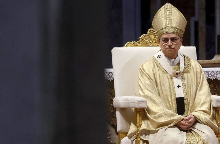 Папа Лев XIV провів першу розмову з Путіним