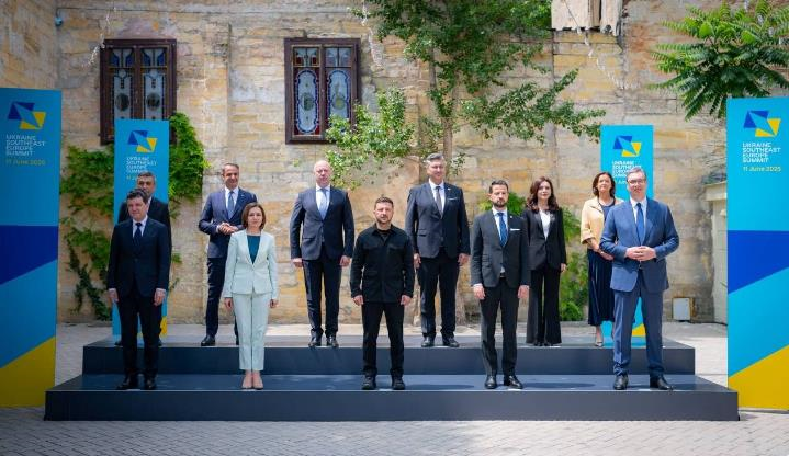 Новини політики - Південно-Східна Європа підтримує рух Києва в НАТО