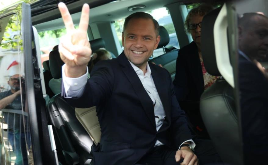 Новини світу - Пізній екзитпол показав нового лідера на президентських виборах у Польщі