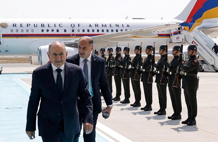Премʼєр Вірменії прибув з історичним візитом до Туреччини