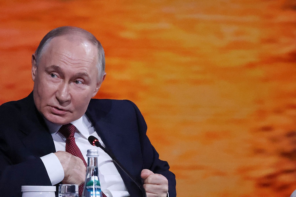 Новини світу - Путін назвав "корисною" конфіскацію активів Росії