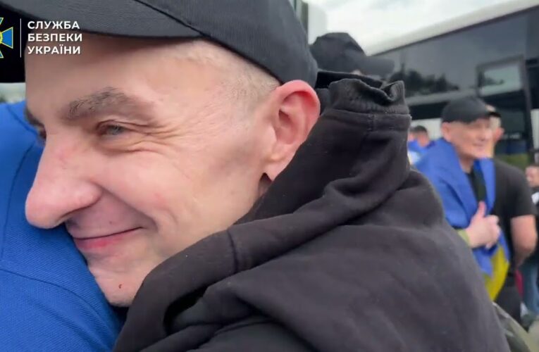 СБУ показала ексклюзивні фото та відео обміну полоненими 19 червня