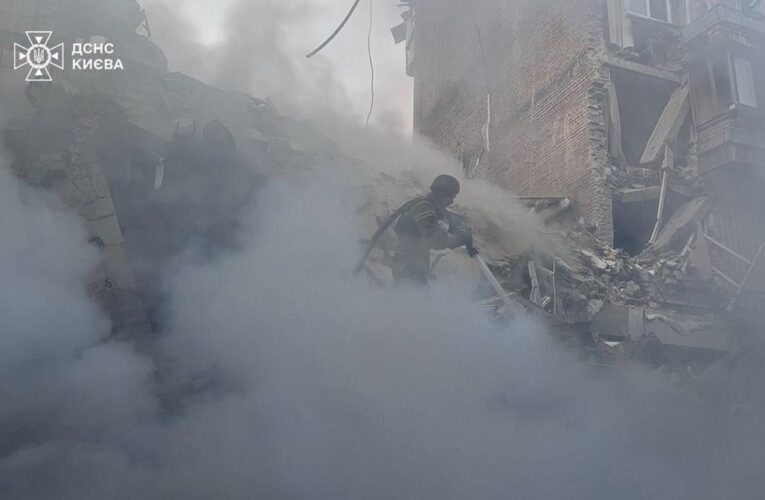 РФ вдарила по Києву ракетою з касетним боєприпасом