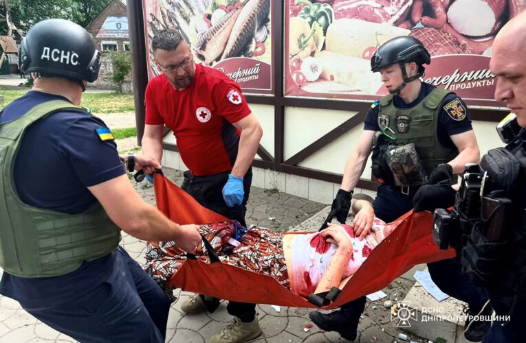 РФ вдарила по продуктовому магазину в Нікополі