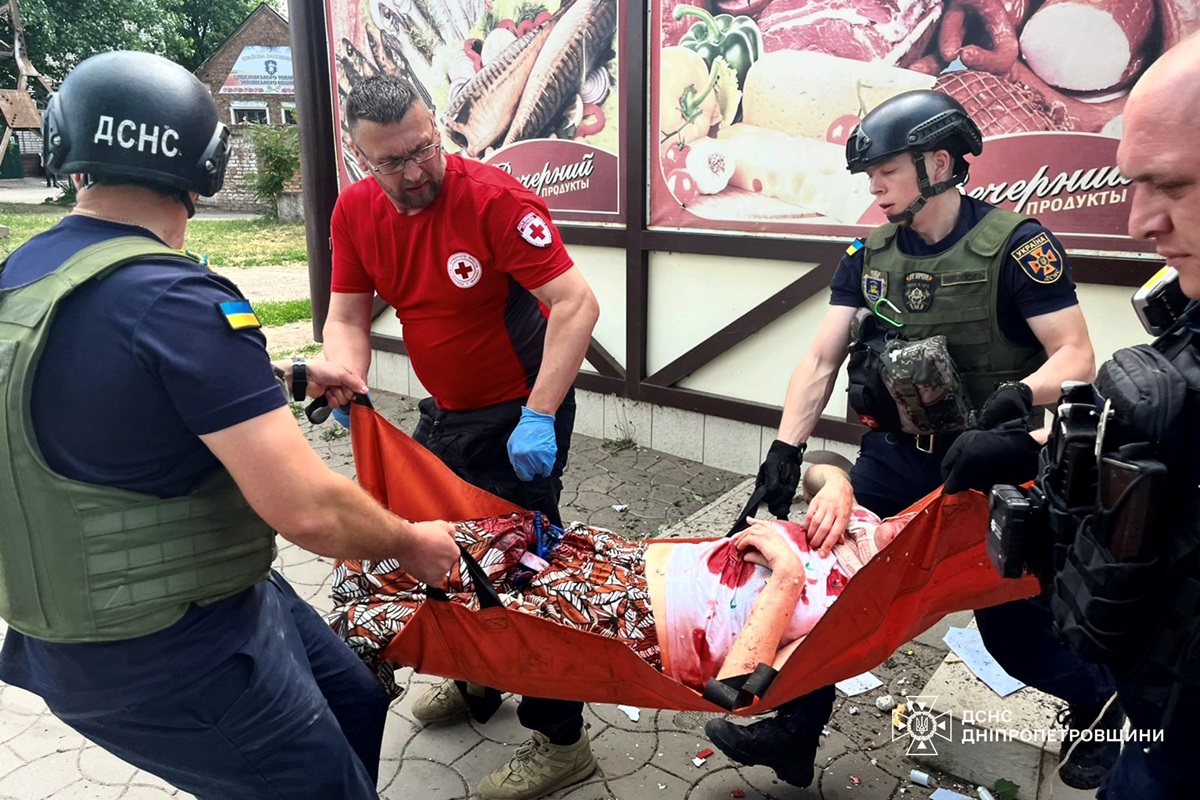 Новини України - РФ вдарила по продуктовому магазину в Нікополі