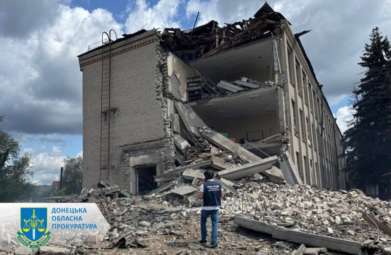 РФ вдарила по житловому кварталу Святогірська