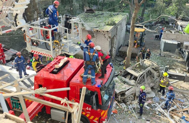 РФ застосувала 175 дронів та понад 15 крилатих ракет по Києву