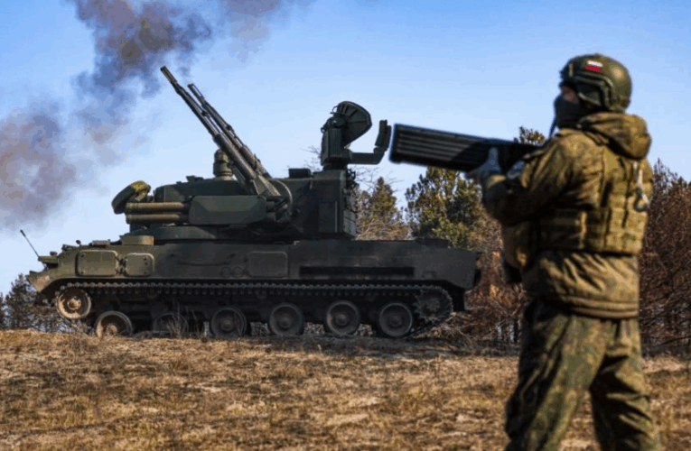 Росія під ударом безпілотників, вибухи пролунали у різних містах