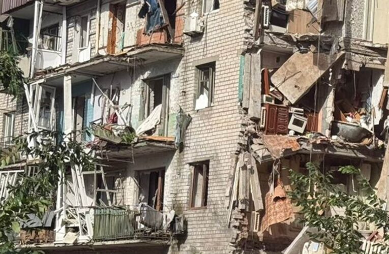 Росіяни атакували п’ятиповерхівку у Лимані