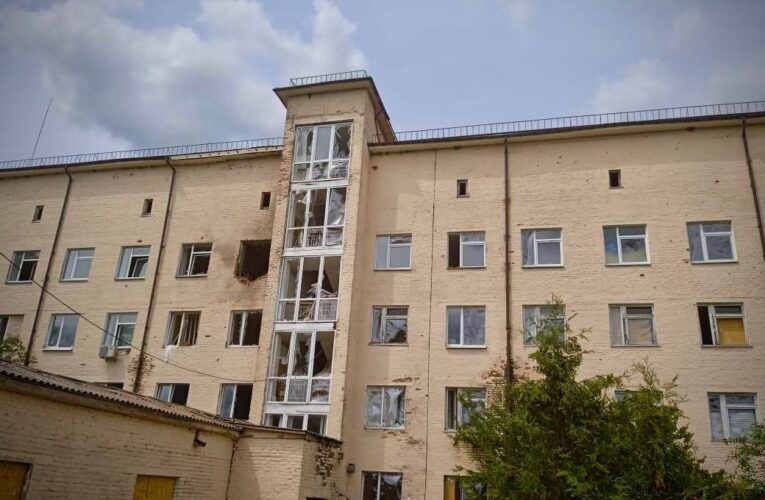 Росіяни поцілили Молнією по лікарні на Чернігівщині