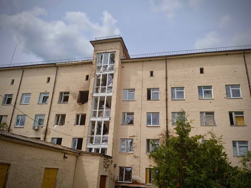 Новини України - Росіяни поцілили Молнією по лікарні на Чернігівщині