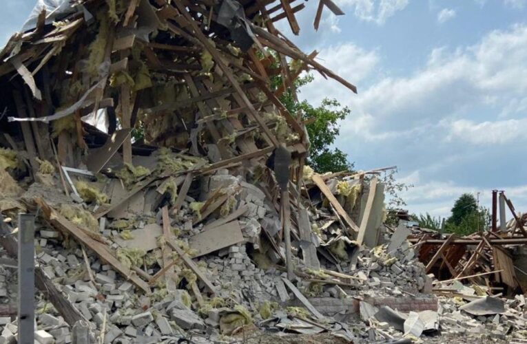 Росіяни завдали авіаудару по Куп’янську, є жертва