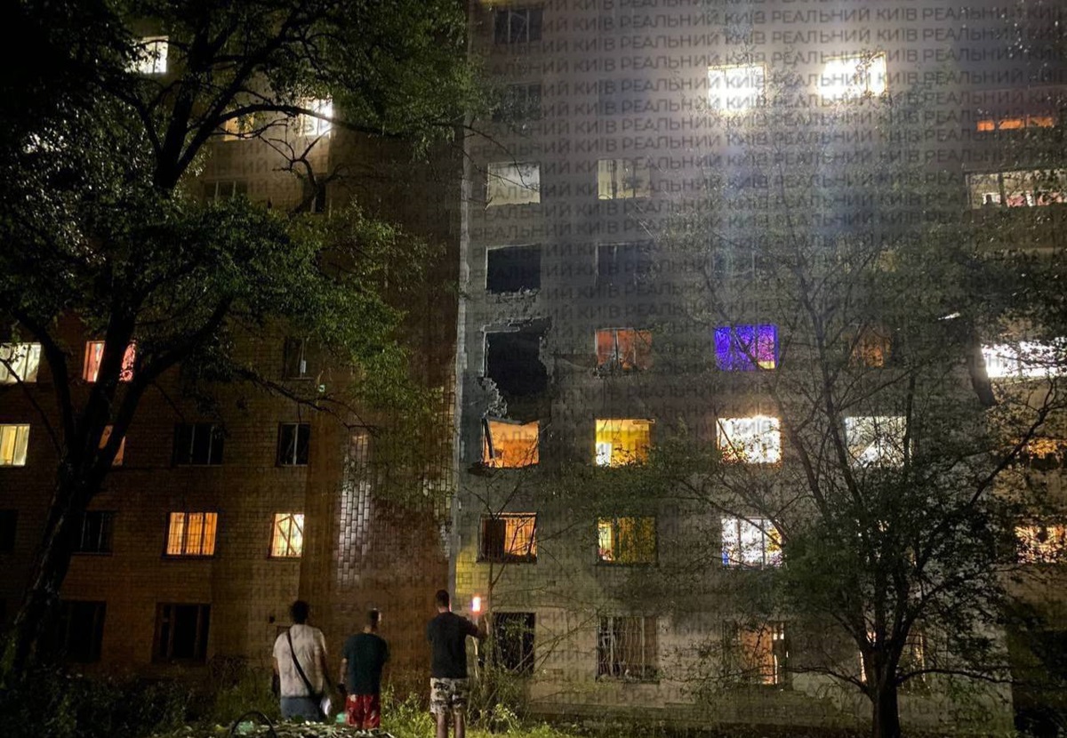 Новини Києва - Російські дрони пошкодили гуртожиток Київського авіаційного інституту