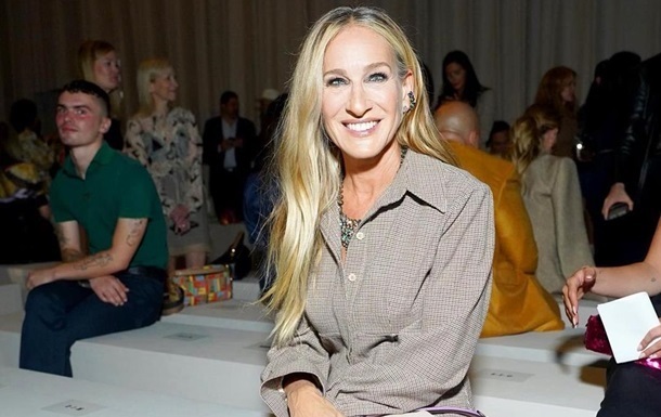 Новини культури - Сара Джессіка Паркер пояснила, чому з’явилася з мемуарами Навального