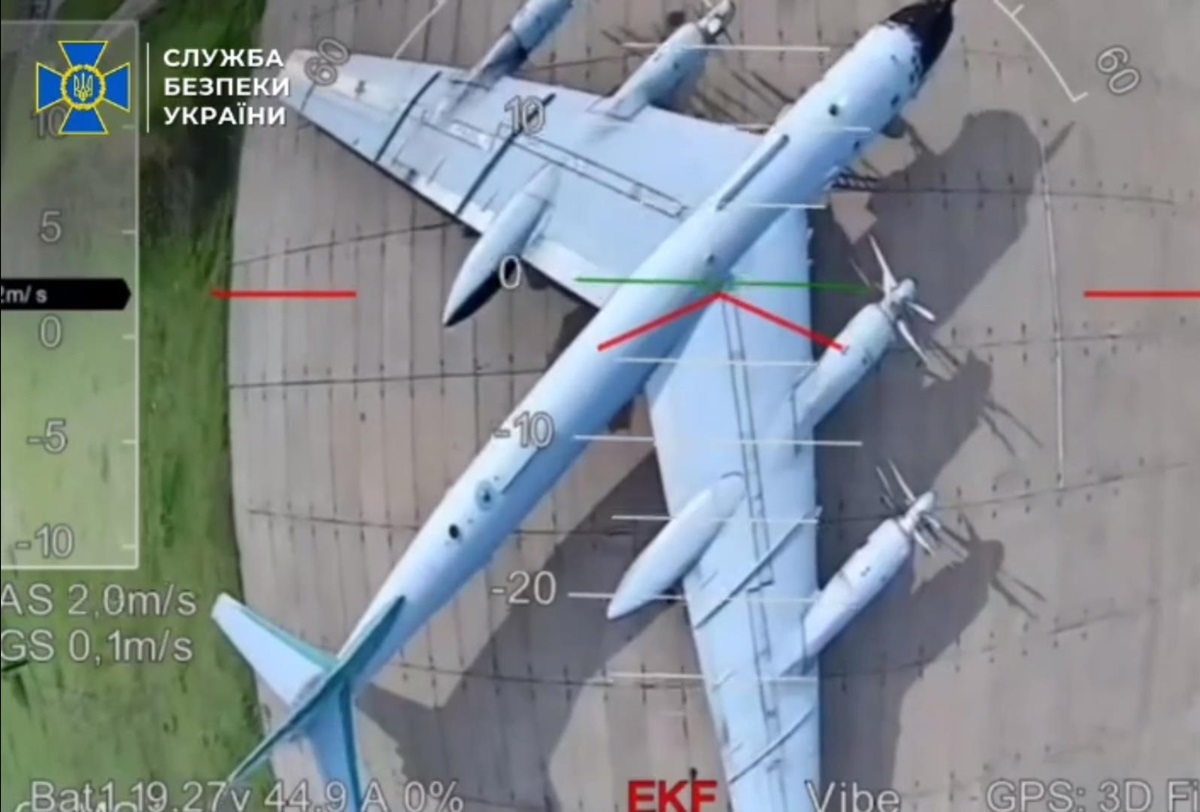 Новини України - СБУ показала знищення стратегічної авіації Росії