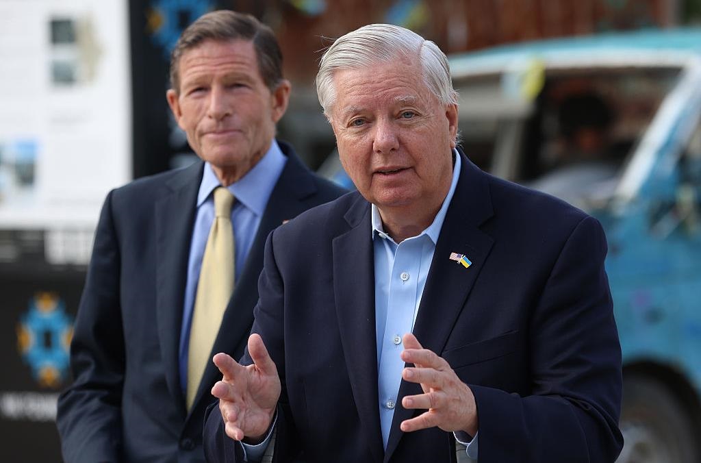 Новини світу - Сенатор Грем відреагував на цинічну заяву Медведєва