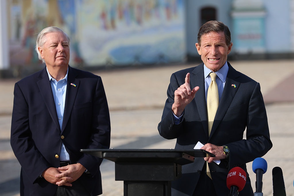 Новини світу - Сенатори США вимагають негайно посилити санкції проти Росії