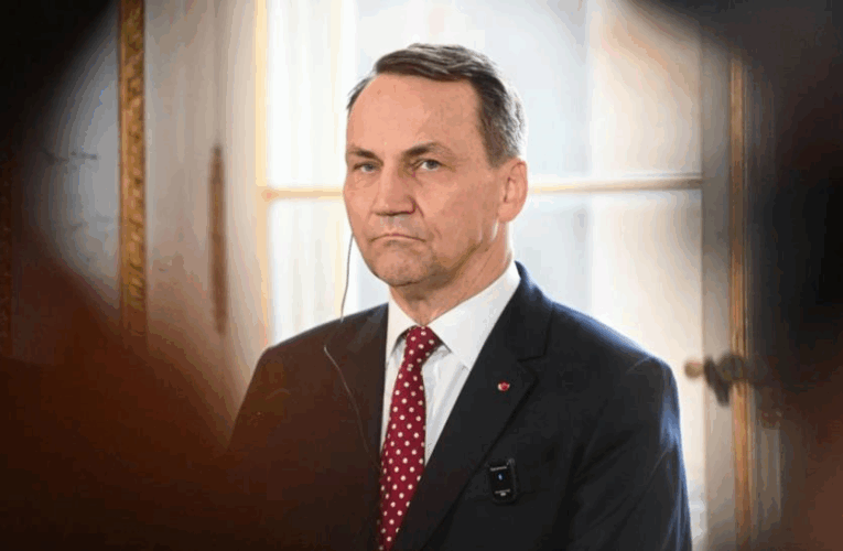 Сікорський пригадав Маску образу