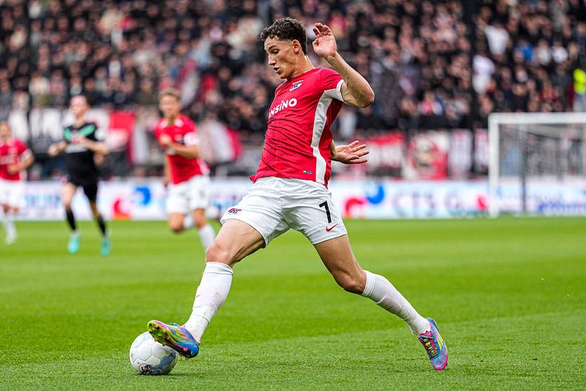 Новини спорту - Син легендарного нідерландського футболіста може перейти до Болоньї