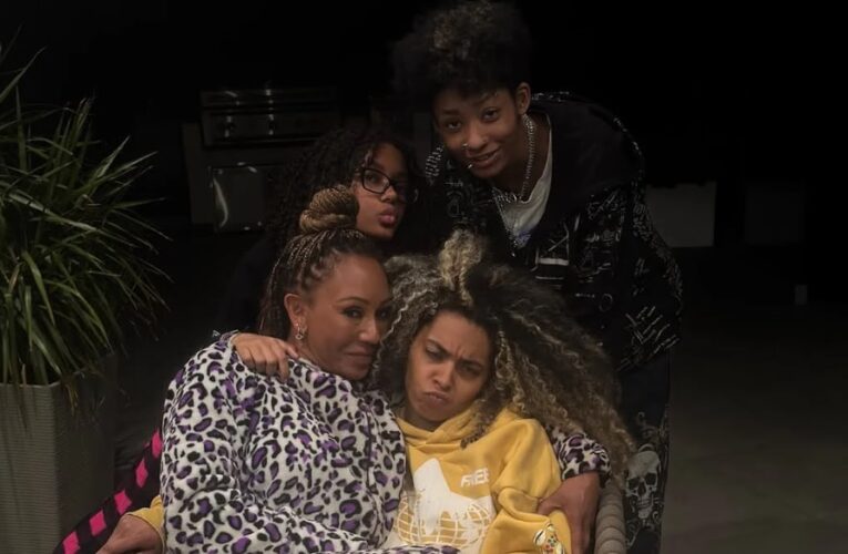 Син Мел Бі та Едді Мерфі зробив камінг-аут як трансгендерний чоловік