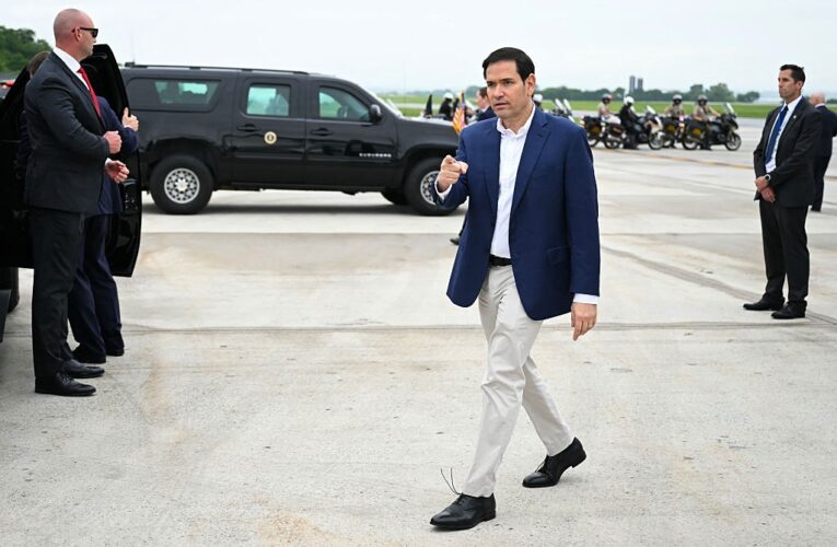 Скандал із привітанням. США та День Росії