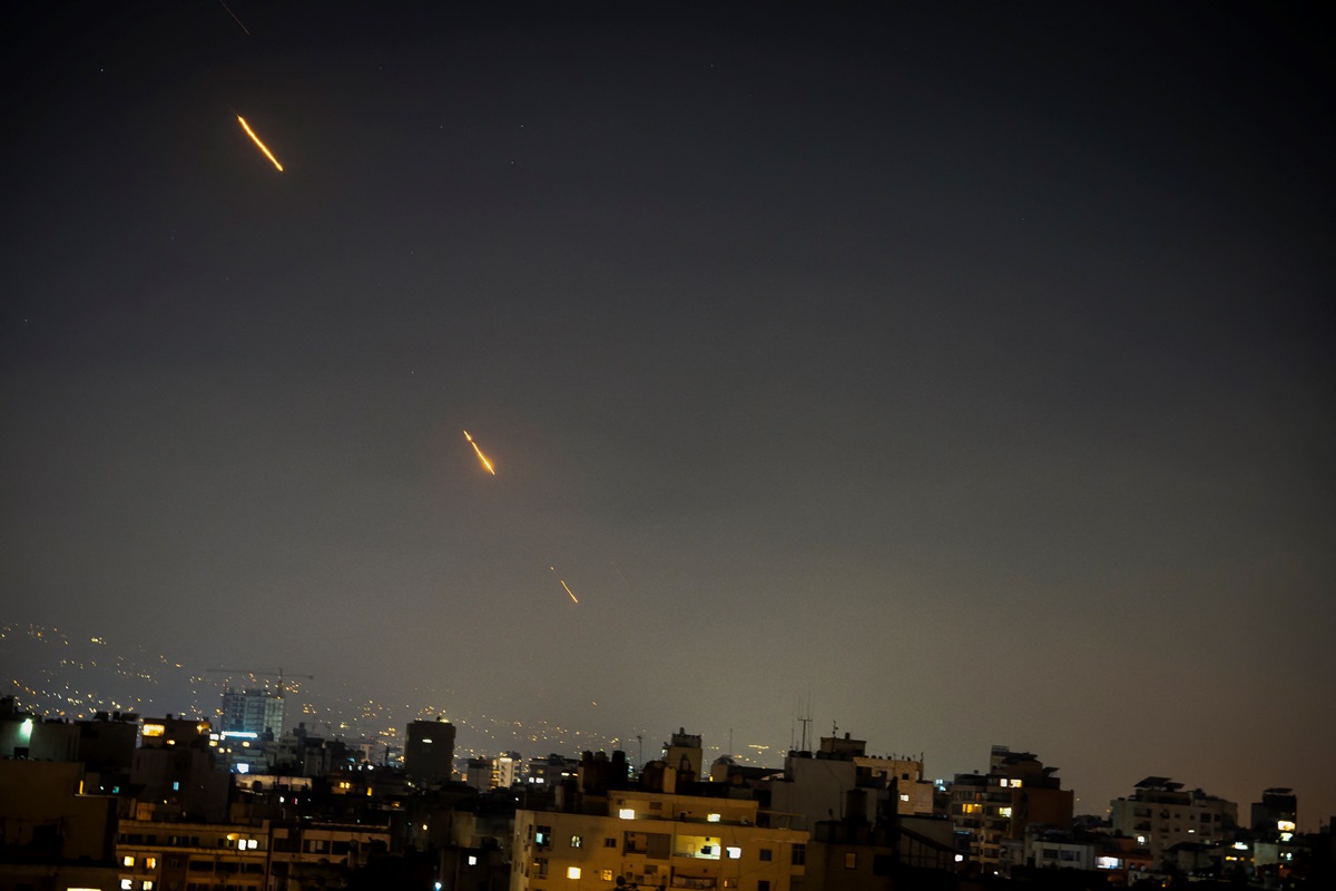 Новини світу - США допомогали Ізраїлю збивати ракети Ірану - ЗМІ