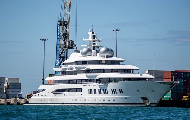 Суд у США дозволив продати супер’яхту Керімова