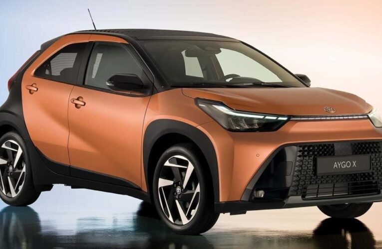 Toyota представила оновлену Aygo X