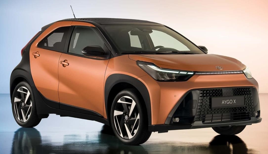 Авто новини - Toyota представила оновлену Aygo X