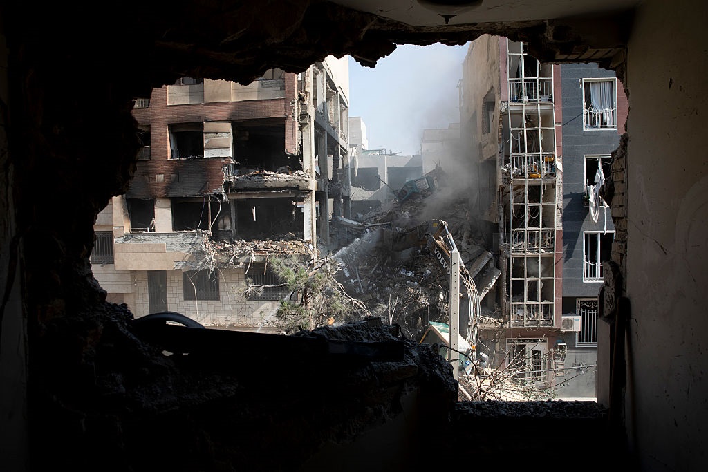 Новини світу - Трамп лякає, РФ засуджує. Світ про удари Ізраїлю