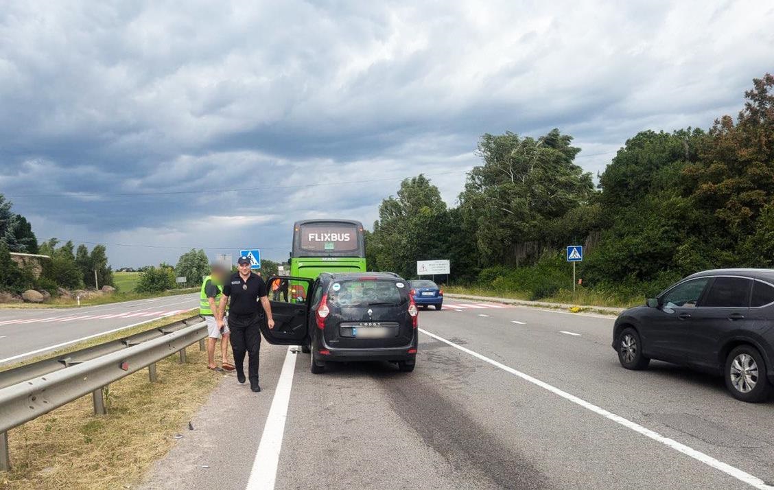 Новини України - У ДТП біля Рівного постраждали троє дітей