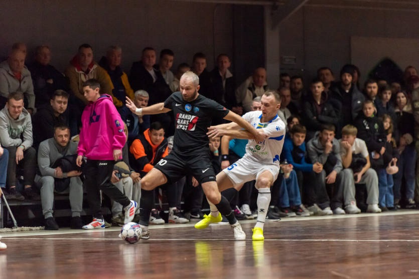 Новини спорту - У фінальній серії чемпіонату України з футзалу перша перемога у ХІТ