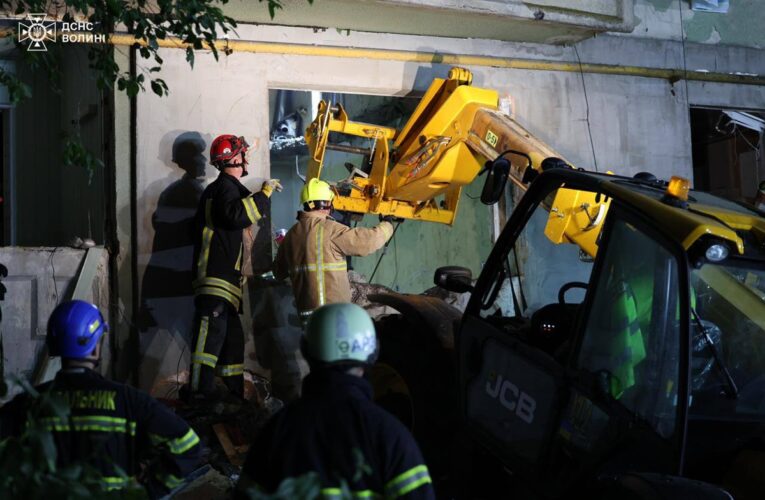У Луцьку завершено рятувальні роботи: двоє загиблих, 30 поранених