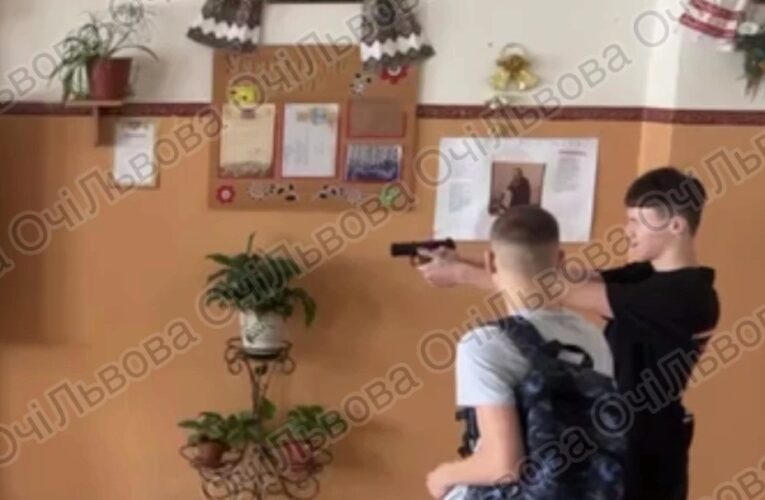 У Львові учень стріляв у школі з пневматики