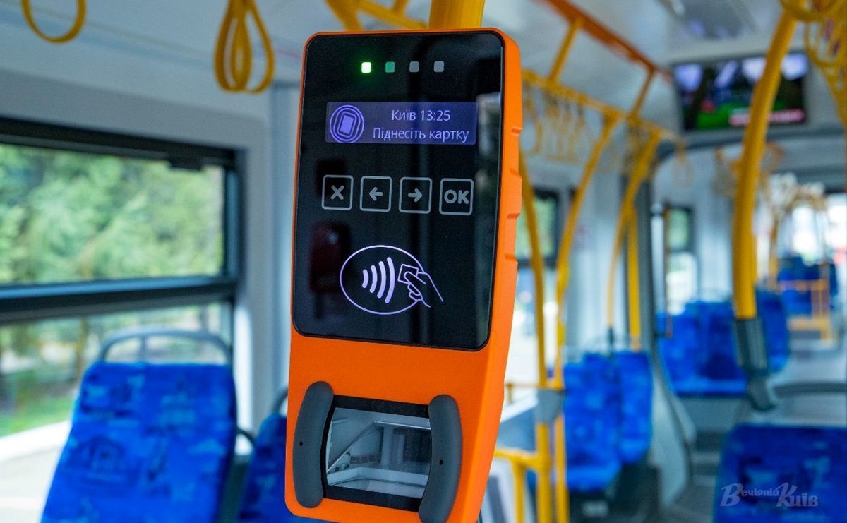 Новини Києва - У наземному транспорті Києва не працює оплата QR-квитками