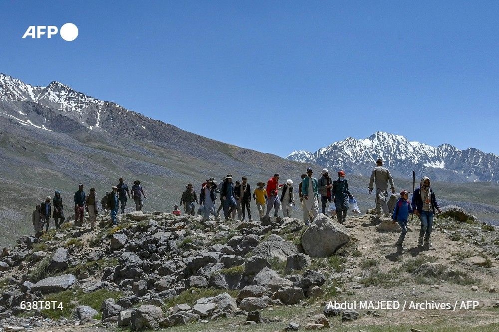 Новини світу - У Пакистані заміноване авто в'їхало у військовий конвой: 16 загиблих