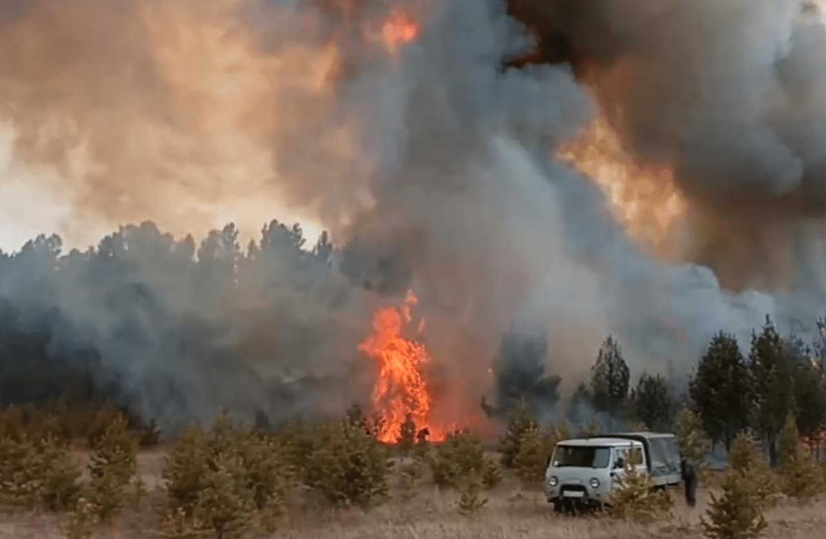 Новини світу - У РФ на військовому складі через пожежу детонують боєприпаси