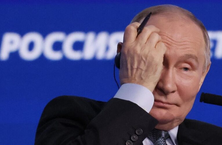 У Росії дефіцит держбюджету зріс четвертий місяць поспіль