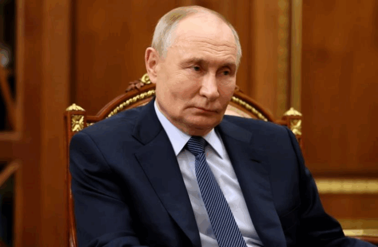 У Росії почали продавати свічки “з запахом Путіна”