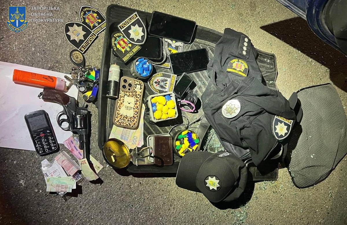 Новини України - У Запоріжжі викрили наркоторговців у формі силовиків