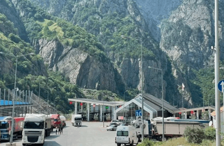 Україна евакуює громадян з кордону між РФ і Грузією