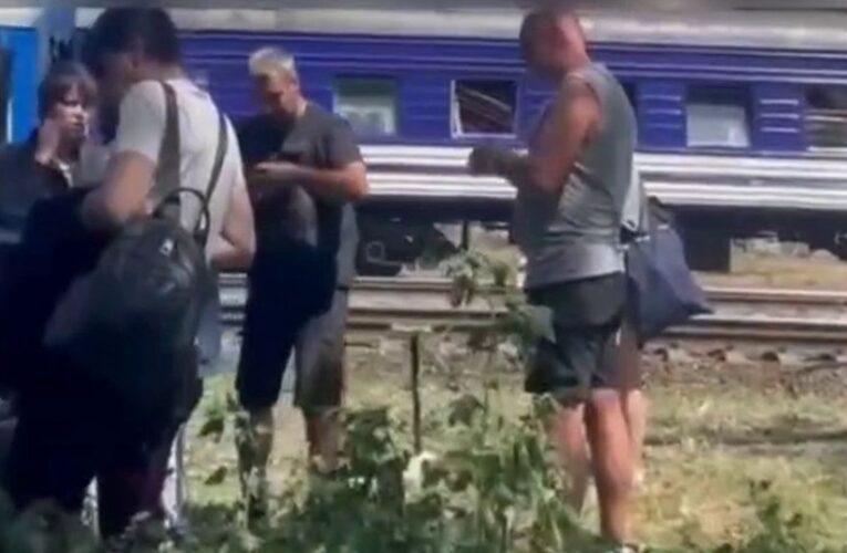 Укрзалізниця повідомила про збій в русі потягів через удар рашистів