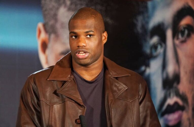 Усик готовий поступитися місцем: Дюбуа коментує майбутній бій