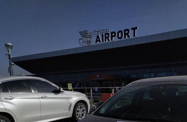 В аеропорту Кишинева стався збій через російську атаку на Україну