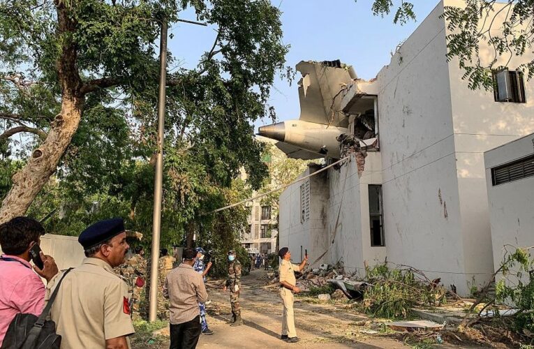 В Індії знайшли одного вцілілого після авіакатастрофи