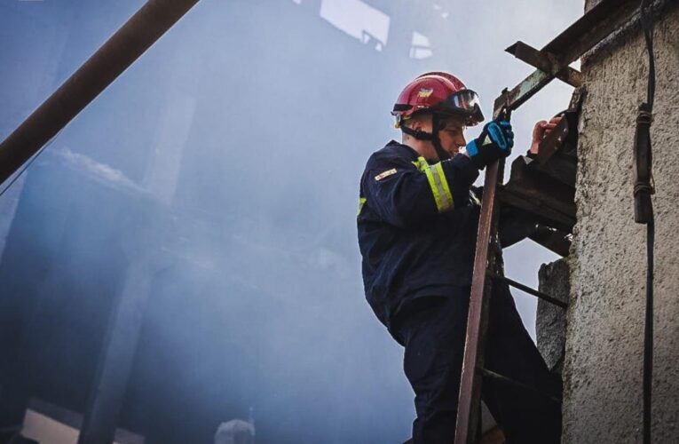 В Харкові ліквідовано пожежу на підприємстві після обстрілу 7 червня